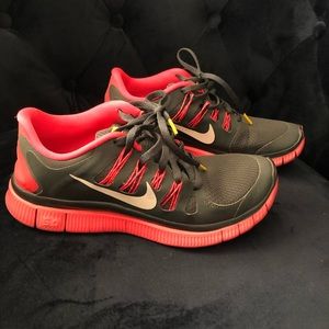 Nike LIVESTRONG Free Run 5.0 Sneakers
